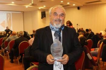 Yılın En İyi Erkek Mozaik Ressamı Seçildi
