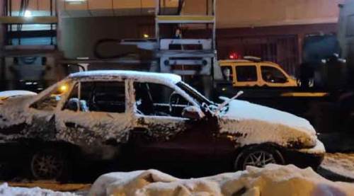 Yıllardır aynı yerde park halindeydi, içinden ceset çıktı!