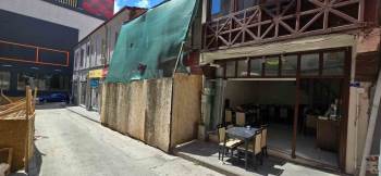 Yıllardır Yıkılmayan Metruk Ev Vatandaşı Canından Bezdirdi
