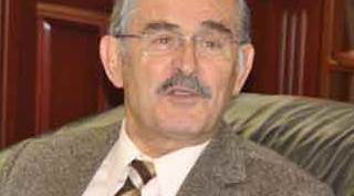 Yılmaz Büyükerşen: Veli'yle gurur duyuyorum