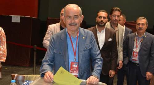 Yılmaz Büyükerşen de oyunu kullandı