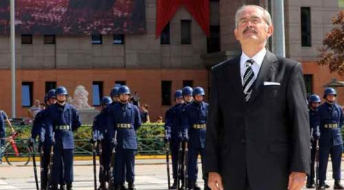 Yılmaz Büyükerşen'den 29 Ekim mesajı