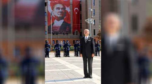 Yılmaz Büyükerşen'den 30 Ağustos mesajı
