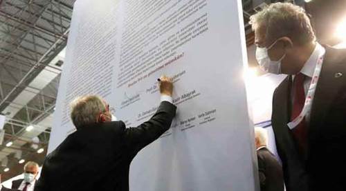 Yılmaz Büyükerşen'den manifesto