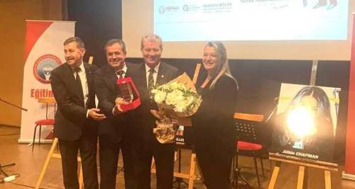 Yılmaz Büyükerşen’e bir ödül daha! 