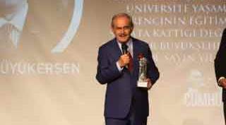 Yılmaz Büyükerşen'e büyük ödül!