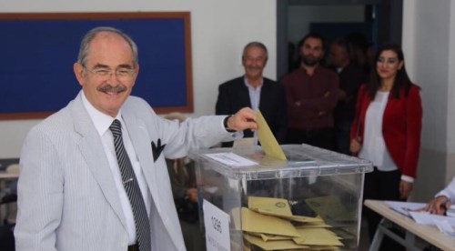 Yılmaz Büyükerşen oyunu kullandı