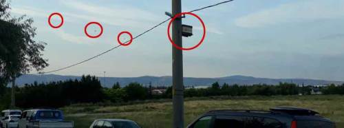 Yok artık! Elektrik direğinin üzerine...
