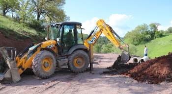 Yol Bakım Ve Onarım Çalışmalarını Sürdürüyor
