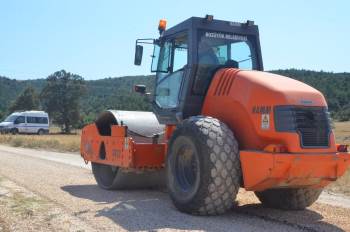Yol Çalışmaları Devam Ediyor
