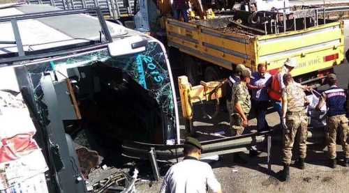 Yolcu otobüsü devrildi: 4 ölü çok sayıda yaralı