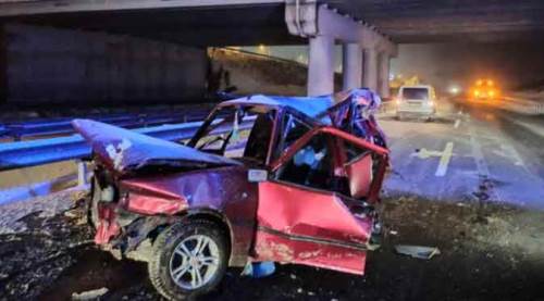 Yolcu otobüsüyle çarpıştı, aracın yarısı yok oldu...