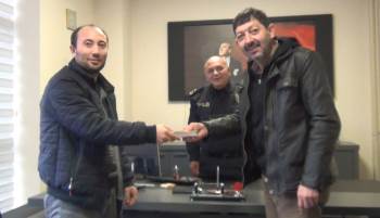 Yolda Bulduğu 28 Bin Tl’Yi Sahibine Teslim Etti
