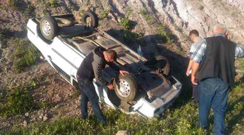 Yoldan çıkarak takla attı: 1 yaralı