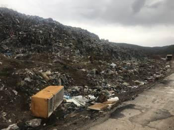 Yollarının Genişletilip Çöp Alanının Islah Edilmesini Bekliyorlar
