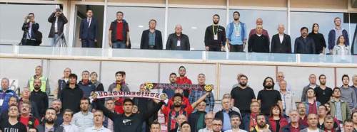 Yönetim "son maça" da gelmedi