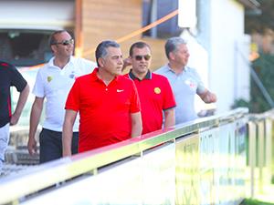 Yönetim soluğu Avusturyada aldı