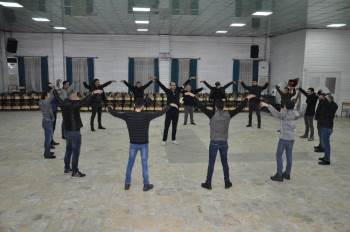 Yöresel Halk Oyunları Kursuna İlgi
