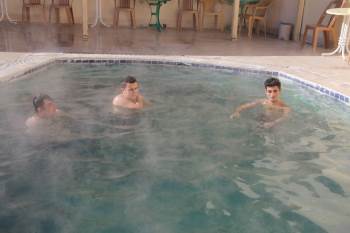 Yosun Havuzuna Şifa İçin Eksi 5 Derecede Giriyorlar
