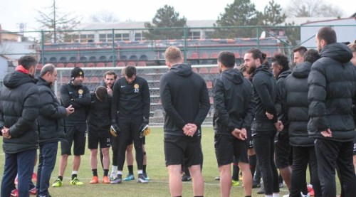 Yücel İldiz futbolcuları topladı ve...