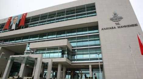 Yüksek mahkemede 56 kişi görevden alındı