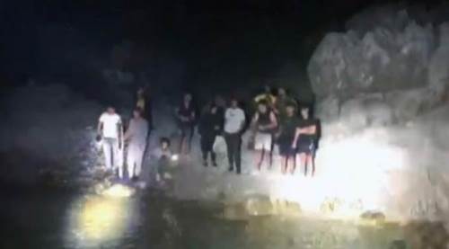 Yunanistan'a diyerek oraya bıraktılar