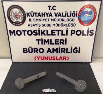 Yunus Timleri Bir Kişinin Üzerinde Uyuşturucu Ele Geçirdi
