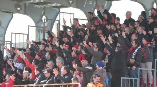 Yürekli 96 Eskişehirspor taraftarı tribünleri feth etti!