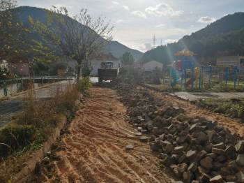 Yürüyüş Yolu Yenileniyor
