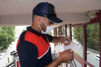 Yuvasından Düşen Kırlangıç Yuvasına Konuldu
