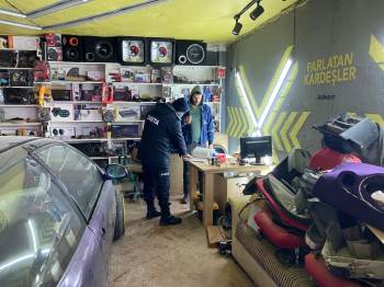 Zabıtadan İşyerlerine Ruhsat Denetimi
