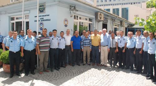 Zabıtalardan karakol baskınına tepki