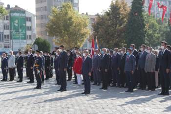 Zafer Bayramı Kutlamaları Başladı
