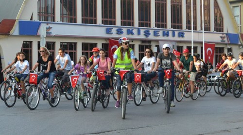 Zafer coşkusuna pedallar da katıldı