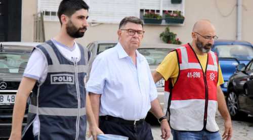 Zaman'ın eski yöneticilerine operasyon