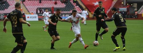 Zemin Akın’ı da etkiledi