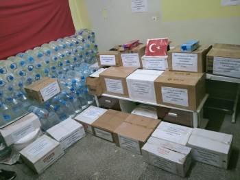 Zenginden Alıp Muhtaçlara Veriyorlar
