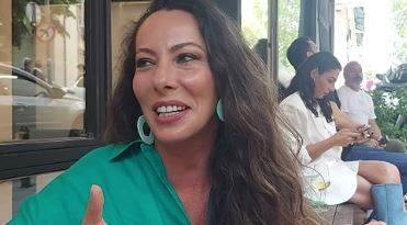 Zeynep Özyağcılar kimdir?