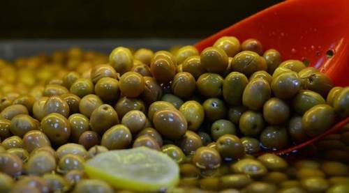 Zeytin uçtu gidiyor: Fiyatını gören… 