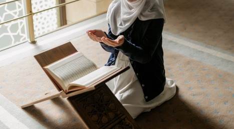 Zilzal Suresi Okunuşu, Ez-Zelsele, İza zülzilet Suresi Türkçe Anlamı, Arapça Yazılışı, Fazileti ve Faydaları (Diyanet Meali & Dinle)