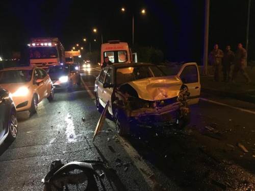 Zincirleme kaza: üç araç hurdaya döndü!