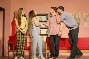 Ziraat Köprüsü İsimli Tiyatro Oyununun Galası Yapıldı
