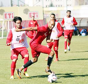 Zirve yarışında kritik randevu