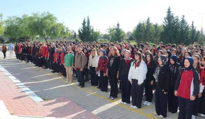 Afyonkarahisar’da eğitim bayram sonrası yeniden başladı Afyonkarahisar’da eğitim bayram sonrası yeniden başladı