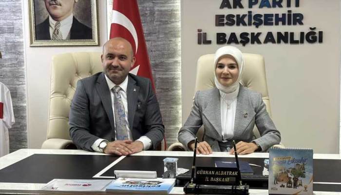 Bakan Göktaş, AK Parti İl Başkanlığı’nda partililerle buluştu Bakan Göktaş, AK Parti İl Başkanlığı’nda partililerle buluştu
