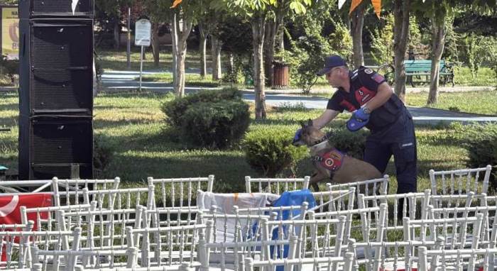 Bakan Göktaş’ın programı öncesi Eskişehir’de bomba araması Bakan Göktaş’ın programı öncesi Eskişehir’de bomba araması