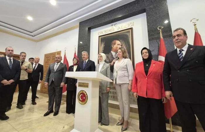 Bakan Göktaş’tan Eskişehir Valiliğine ziyaret Bakan Göktaş’tan Eskişehir Valiliğine ziyaret