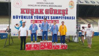 Büyükler Kuşak Güreşi Türkiye Şampiyonası’Nda Büyük Başarı Elde Ettiler
