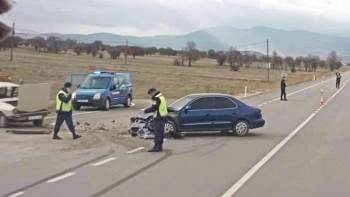 Emet`Te Trafik Kazası: 2 Yaralı
