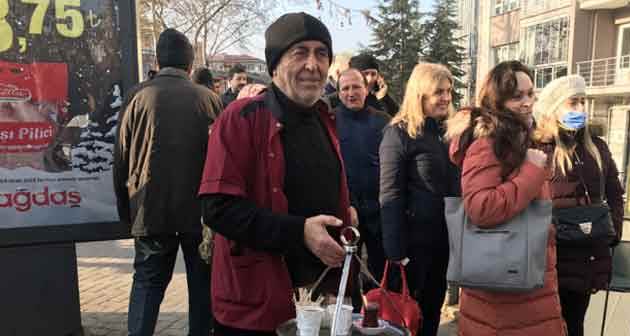 Eskişehir'de “emekli eden” çay satışı!
